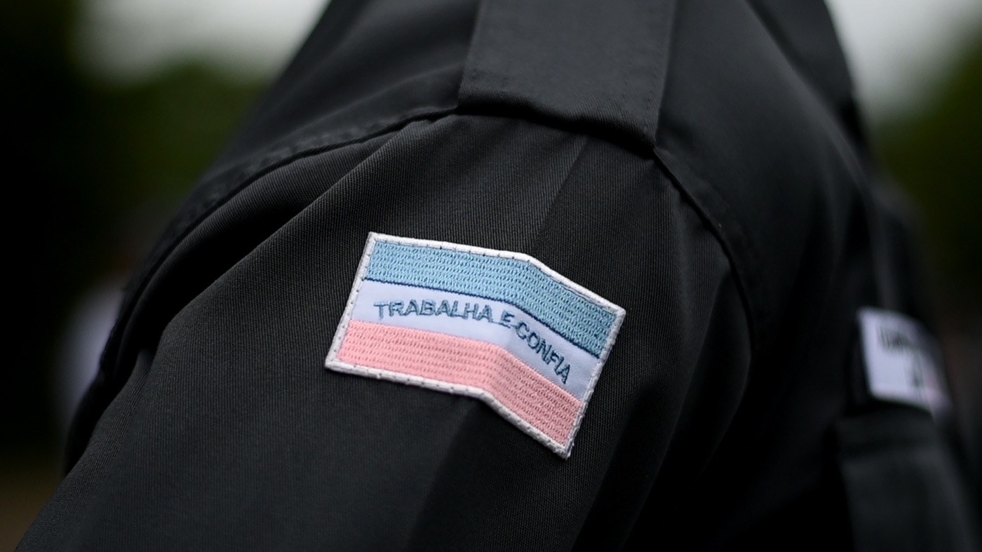 Brasão Trabalha e Confia do uniforme da PMES